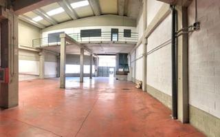 Rent Industrial building  Calle jorge manrique. Alquiler de nave comercial 794m2 en poligono la campana de nueva