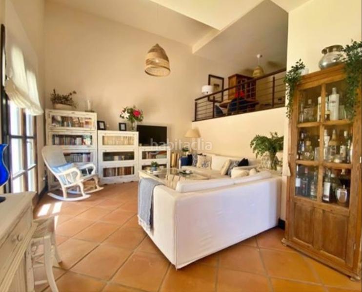 Foto aded08c4-b592-441c-acfb-b7f6a68d5ee2. Towny house with fireplace parking pool in Benahavís pueblo Benahavís