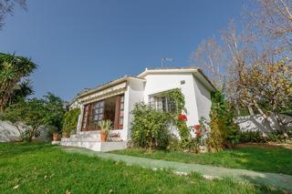 Xalet a Guadalmina Alta. Chalet indendiente en una planta,se puede hacer una 2a planta, p