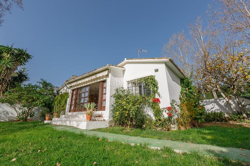 Foto 20816f63-d4f5-4908-9db9-39b5d9a1f0c9. Chalet  indendiente en una planta,se puede hacer una 2a planta, parking 2 coches y vistas golf en urb.Guadalmina Alta- en Marbella