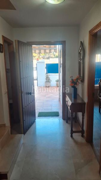 Foto 993597e4-d45b-45bf-ba56-b6cb5b1a65c3. Casa adossada amb xemeneia piscina a San Pedro de Alcántara Pueblo Marbella