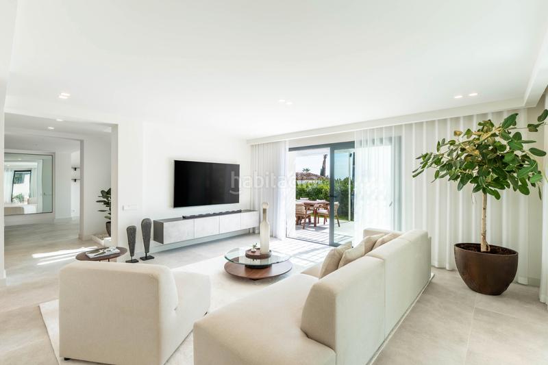 Foto 1aa68d20-f529-48d6-b64f-e84dcfa33110. Chalet mit parking pool in Nueva Andalucía centro Marbella