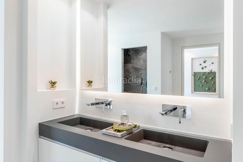 Foto 1d575254-814d-41b4-a0e6-223ac05fd859. Chalet mit parking pool in Nueva Andalucía centro Marbella