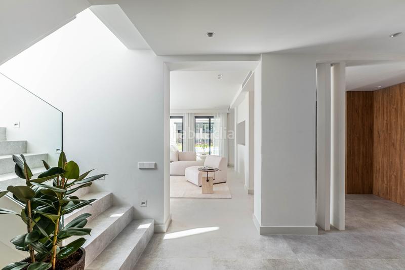 Foto 2a8222cf-f1e1-4c4d-b616-11b6ca2c54a2. Chalet mit parking pool in Nueva Andalucía centro Marbella