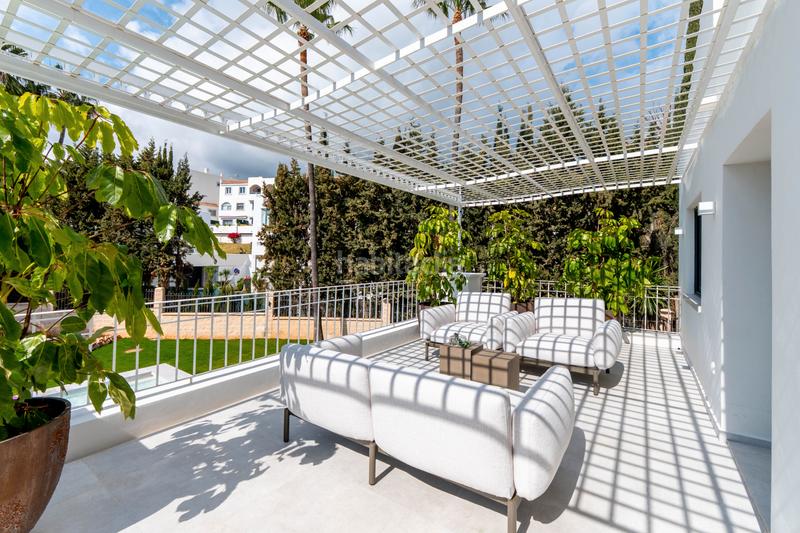 Foto 4c9a85f0-5d51-44c9-bc12-7c9b6b02aa3b. Chalet mit parking pool in Nueva Andalucía centro Marbella