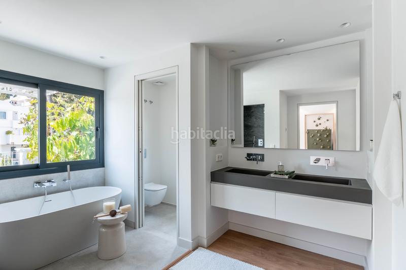 Foto dce2e7f2-e65c-4106-9da2-2741b6ac420e. Chalet mit parking pool in Nueva Andalucía centro Marbella