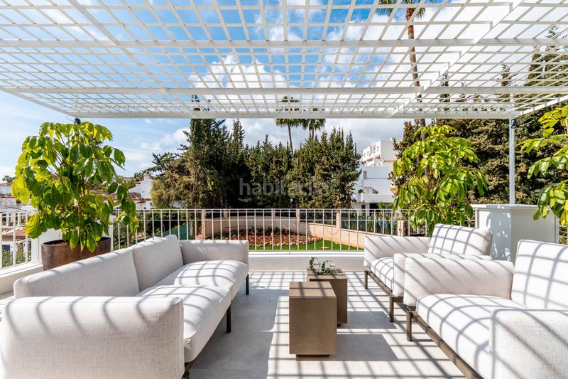 Foto ee5b735a-fc17-4b5f-be4d-09ac353bf1a4. Chalet mit parking pool in Nueva Andalucía centro Marbella