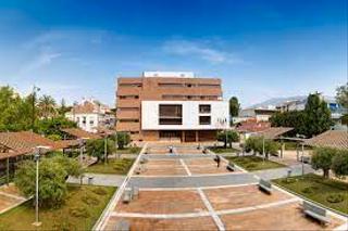 Edificio en Puerto Deportivo. Edificio en pleno centro de fuengirola para diferentes usos, ofi