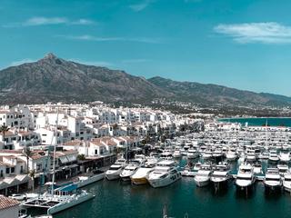 Apartament a Calle antonio el bailarín 13. Venta piso en puerto banus-marbella con 2 dormitorios, gran terr