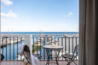 Duplex à Puerto Banús. Atico dúplex en 1ª linea de puerto banús con vistas al mar y bar