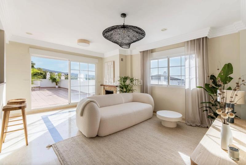 Foto 22371b2c-c28b-4a07-a1fc-1be87bbc9d39. Attico con parcheggio piscina in Río Real Marbella