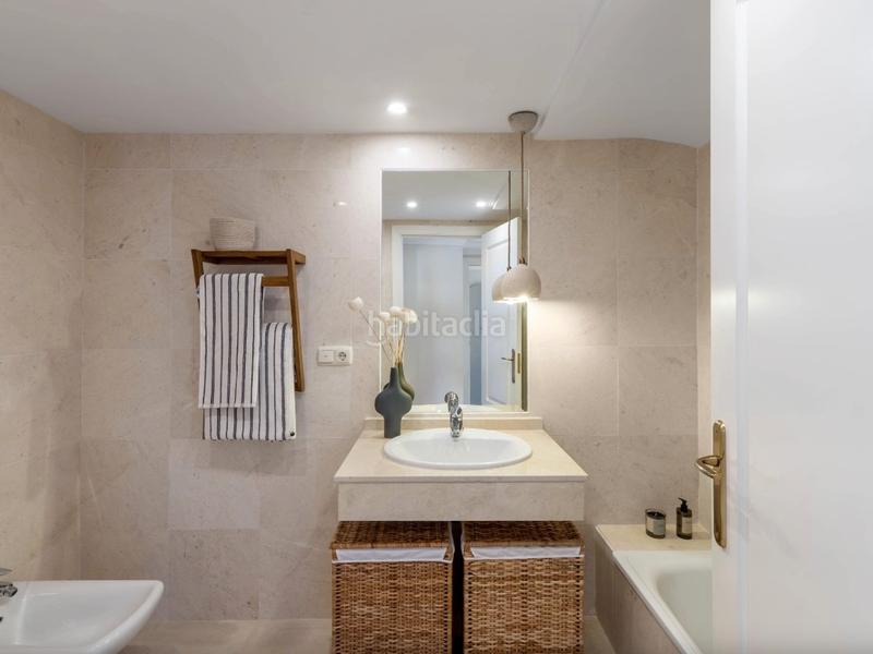 Foto 3b6a78f9-33e3-4208-83b3-29dcbc2365dd. Attico con parcheggio piscina in Río Real Marbella