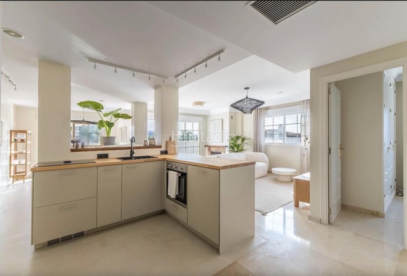 Foto b64df9bd-c170-4898-a429-35bb5c81d7df. Attico con parcheggio piscina in Río Real Marbella