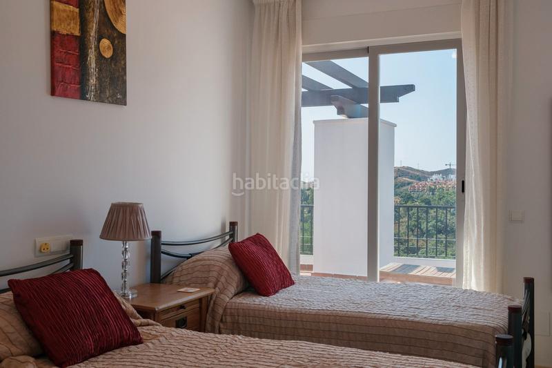 Foto fbee8036-f737-4b1f-81f7-c2485810c70a. Ático  en urb.la mairena con vistas abiertas y al mar 3dorm.parking privado. en Ojén