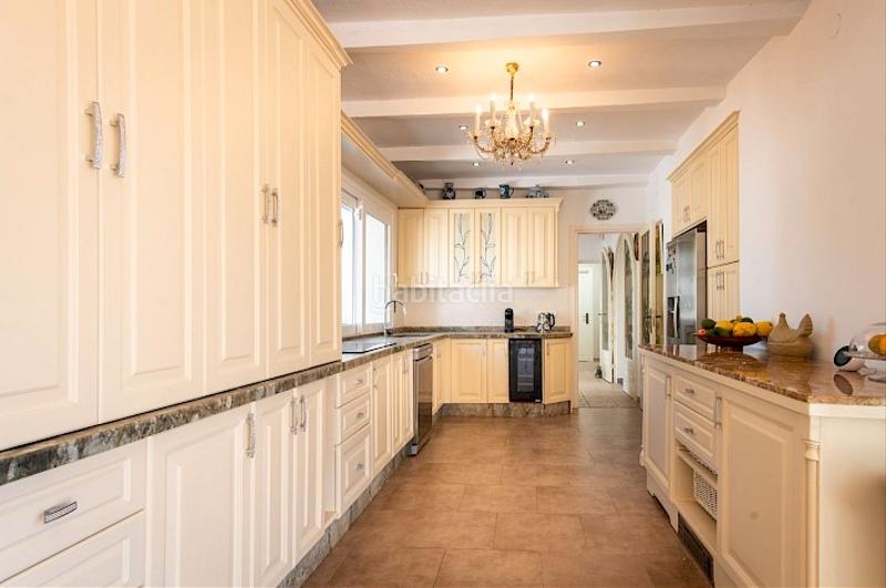 Foto 47fb94d0-57ce-4b7d-a500-dc1f741d6423. Xalet amb piscina a altos de Estepona Estepona