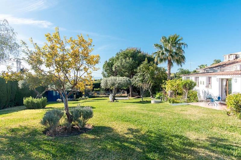 Foto a6278bcc-0035-421e-80fd-dc983f5b8034. Xalet amb piscina a altos de Estepona Estepona