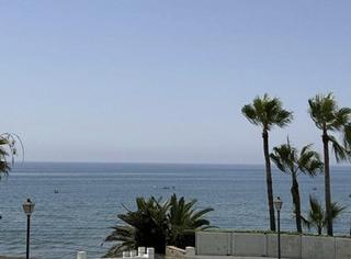 Xalet a Marbesa. Villa en 1a línea playa en urb.marbesa-marbella