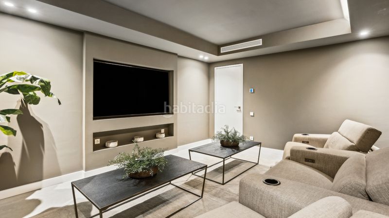 Foto bd9a621c-d7df-42b4-8050-758034add0ed. Xalet amb aparcament piscina a La Dama de Noche - La Alzambra Marbella