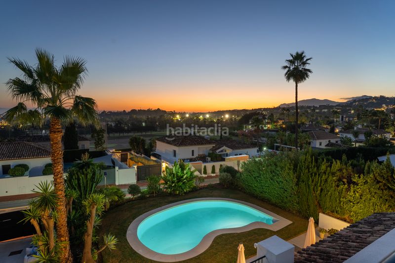Foto 516053a4-f53b-4d74-a263-d313b28a6905. Xalet amb aparcament piscina a Los Naranjos Marbella