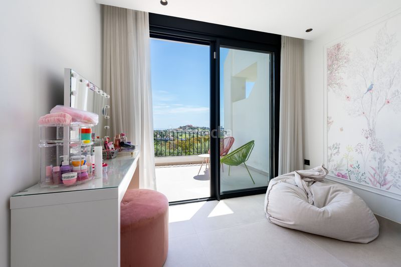 Foto 11fd6dff-47db-4e14-993d-72d9aeeccbdd. Casa adossada amb piscina a La Quinta Benahavís