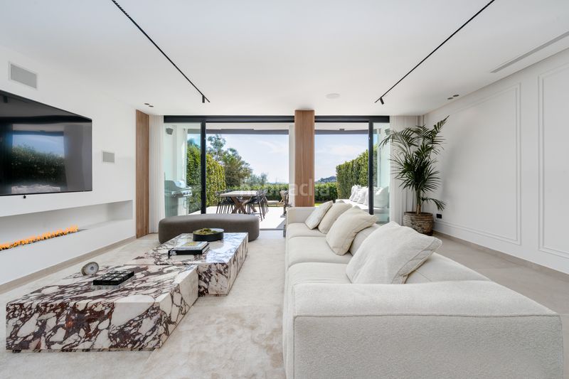 Foto 37b638a1-88b5-4cdb-bdfb-9d007253136f. Casa adossada amb piscina a La Quinta Benahavís