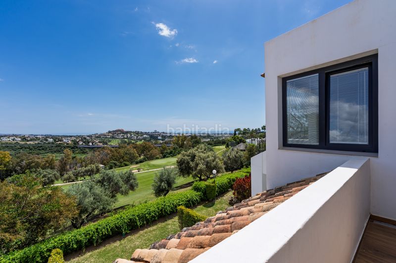 Foto 3991a8c6-3d06-40a8-82c2-d618c7ad5de6. Casa adossada amb piscina a La Quinta Benahavís