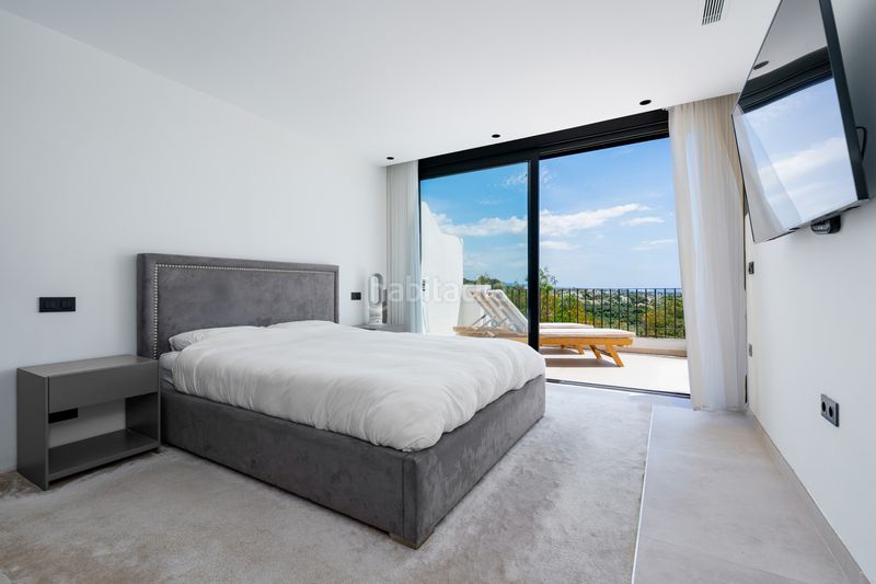 Foto 512ea6aa-e21e-403f-913b-07ce07bc2ae7. Casa adossada amb piscina a La Quinta Benahavís