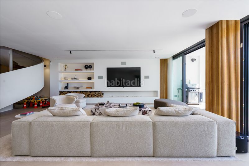 Foto 56b00e7c-0a31-45f0-bba7-e00f385d387f. Casa adossada amb piscina a La Quinta Benahavís