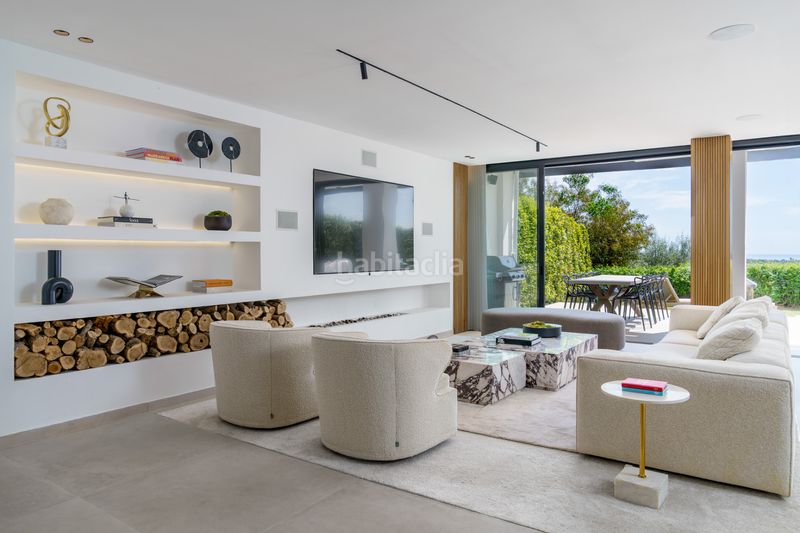 Foto aea870a4-8bb3-4b25-8c02-abc26d3f6a53. Casa adossada amb piscina a La Quinta Benahavís