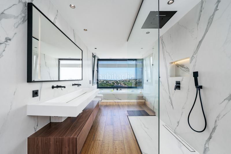 Foto c666a2bf-c3f9-4766-b5a5-8de2a14b3e85. Casa adossada amb piscina a La Quinta Benahavís