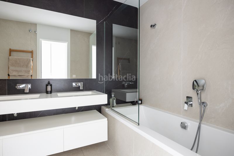 Foto 3e83d954-8bdb-4753-89d0-92ce6a1884c8. Apartament amb aparcament piscina a La Quinta Benahavís