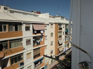 Piso en Divina Pastora. Piso céntrico en divina pastora (marbella) – 3 dormitorios y asc