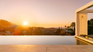 Chalet à El Madroñal. Villa de lujo 7dormitorios y ascensor en el madroñal: privacidad