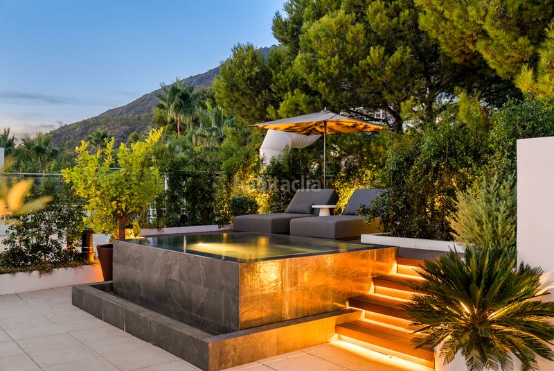 Foto ad301500-2c4a-4901-865a-579724ba8ced. Casa aparellada amb aparcament piscina a Sierra Blanca Marbella