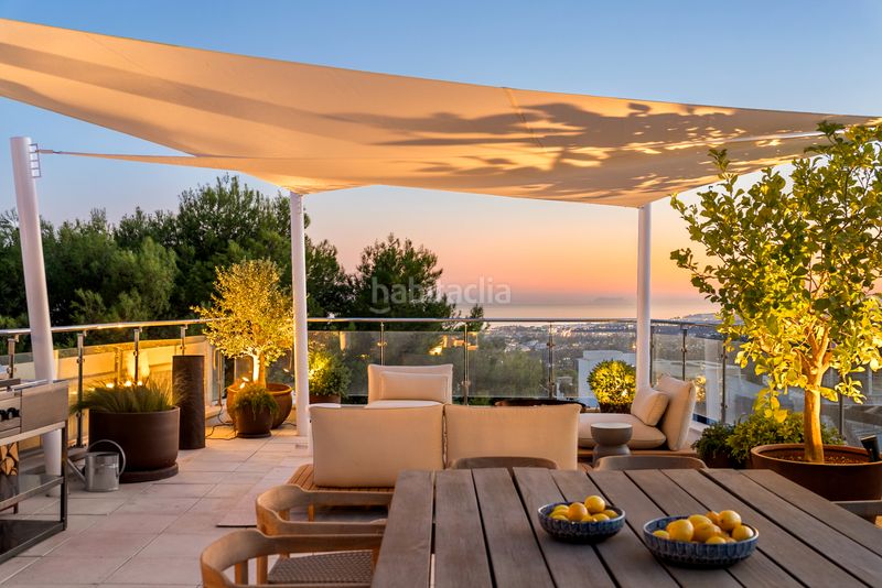 Foto b2b50ae3-70e3-458b-8edb-9cd2ee16702c. Casa aparellada amb aparcament piscina a Sierra Blanca Marbella
