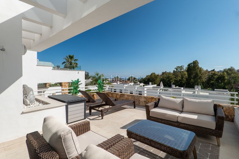 Foto 044ea7fb-4d41-47c3-8ed4-cd34b6aec253. Casa adossada a lomas de Marbella club Marbella