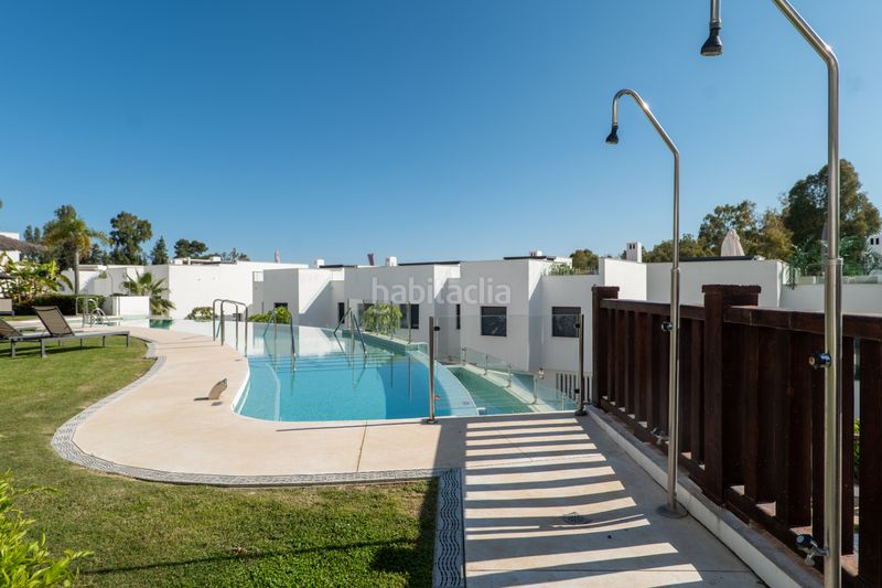 Foto 1682c8e9-d722-49cc-8af7-1b6b8887aca0. Casa adossada a lomas de Marbella club Marbella