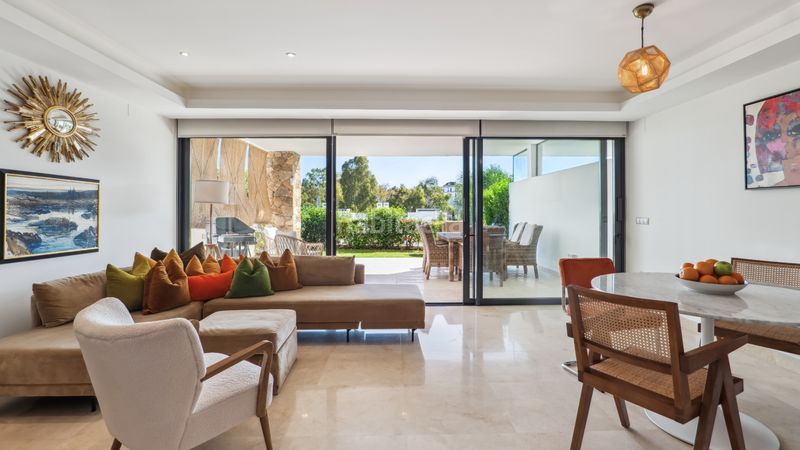 Foto 4d7bb5b0-48fc-48d5-b27a-e7ccd1186ad3. Casa adossada a lomas de Marbella club Marbella