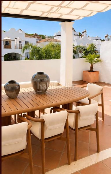 Foto 19cd1d37-389b-48e8-aec9-9955f1c52d67. Penthouse in calle lago de los cisnes 181 in Nagüeles Alto Marbella
