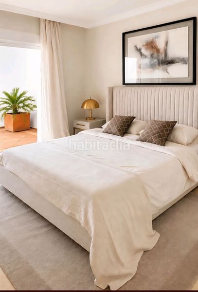 Foto 3b2a1e08-a1a3-4334-b4bd-c403b82bf34f. Penthouse in calle lago de los cisnes 181 in Nagüeles Alto Marbella
