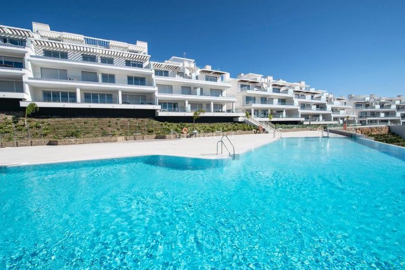 Foto fee981bd-5e00-4bb7-886a-d58043f3e0c0. Apartament amb aparcament piscina a Cancelada Estepona