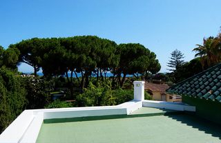Chalet en Marbesa. Junto playa-las chapas-marbella chalet independiente a reformar.