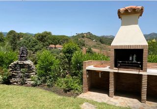 Casa in El Velerín. ¡tu refugio de paz! espectacular casa de campo con piscina y gra