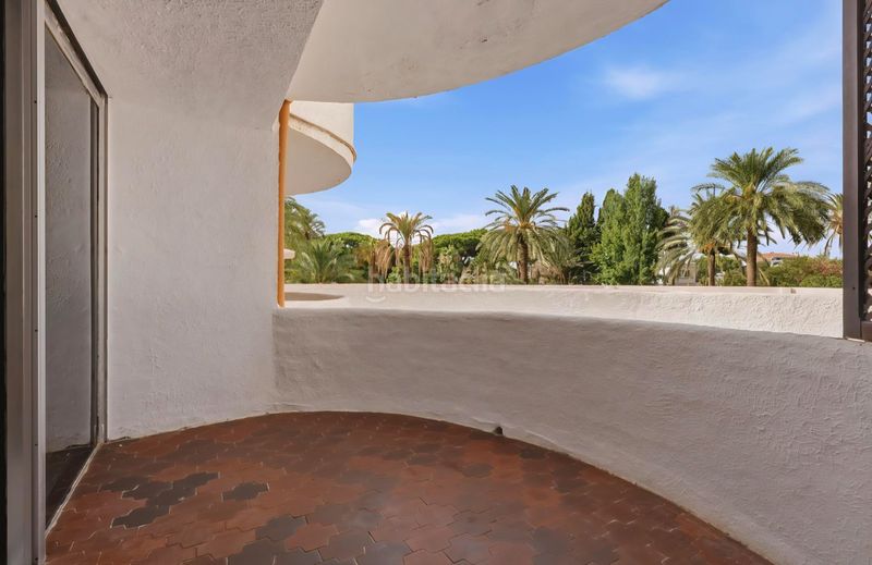 Foto a7ffb1aa-6839-453c-b242-91228bf65a8d. Apartament amb piscina a Marbesa Marbella