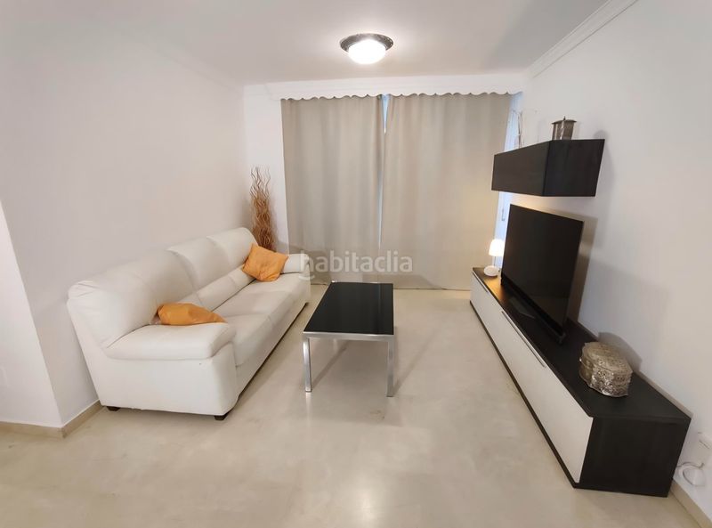Foto d52d6440-8883-4c32-adf9-c3411cc5459a. Pis a Centro ciudad Fuengirola