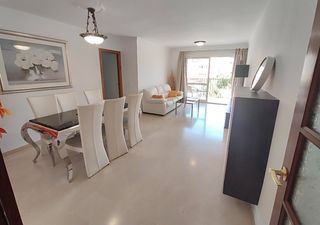 Flat in Centro ciudad. ¡oportunidad! luminoso piso de 3 hab. con terraza junto a parque