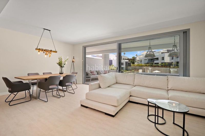 Foto d48510cb-7de3-4910-8688-b3965e4edb38. Apartament amb aparcament piscina a El Velerín Estepona