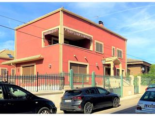 Xalet a Mirador 5. Casa en venta en centro