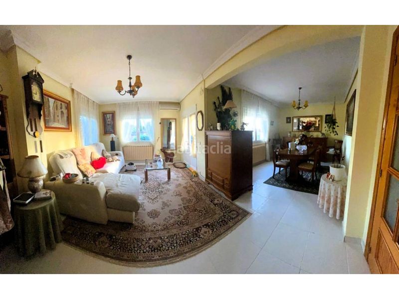 Foto f7d93f46-d03e-49b2-9131-962f2f1e0e1e. Casa amb calefacció aparcament a Olías del Rey
