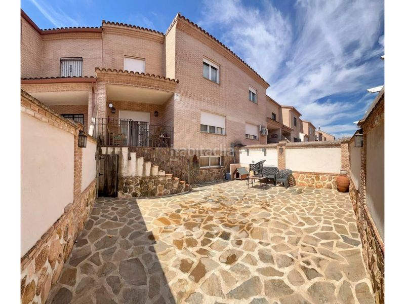 Foto 91850cd7-3731-4437-a37b-cb5af89fc618. Semi detached house in calle carlos saura 58 in Parque Manuel de Vega-Carretera de Ugena Illescas